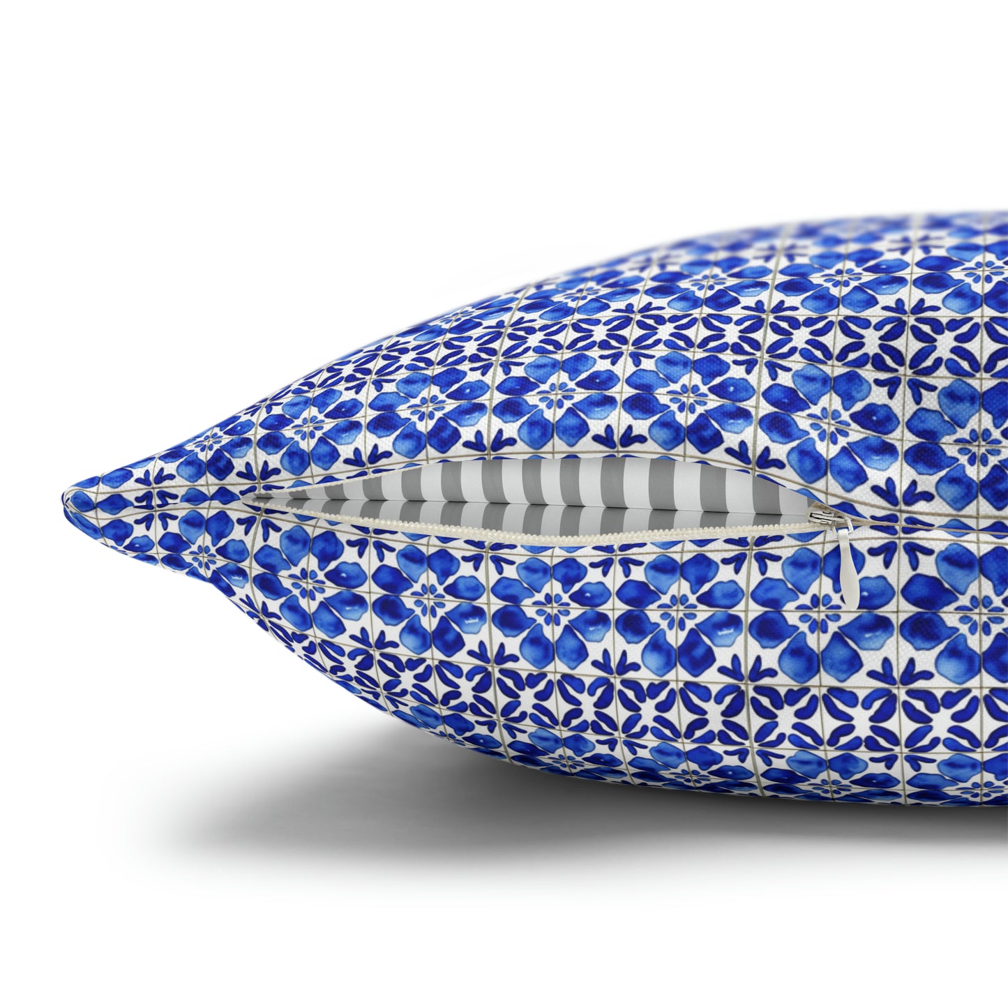Italian Cucina Blue and White Watercolor Tile Pattern Decorative Spun Polyester Pillow Cover