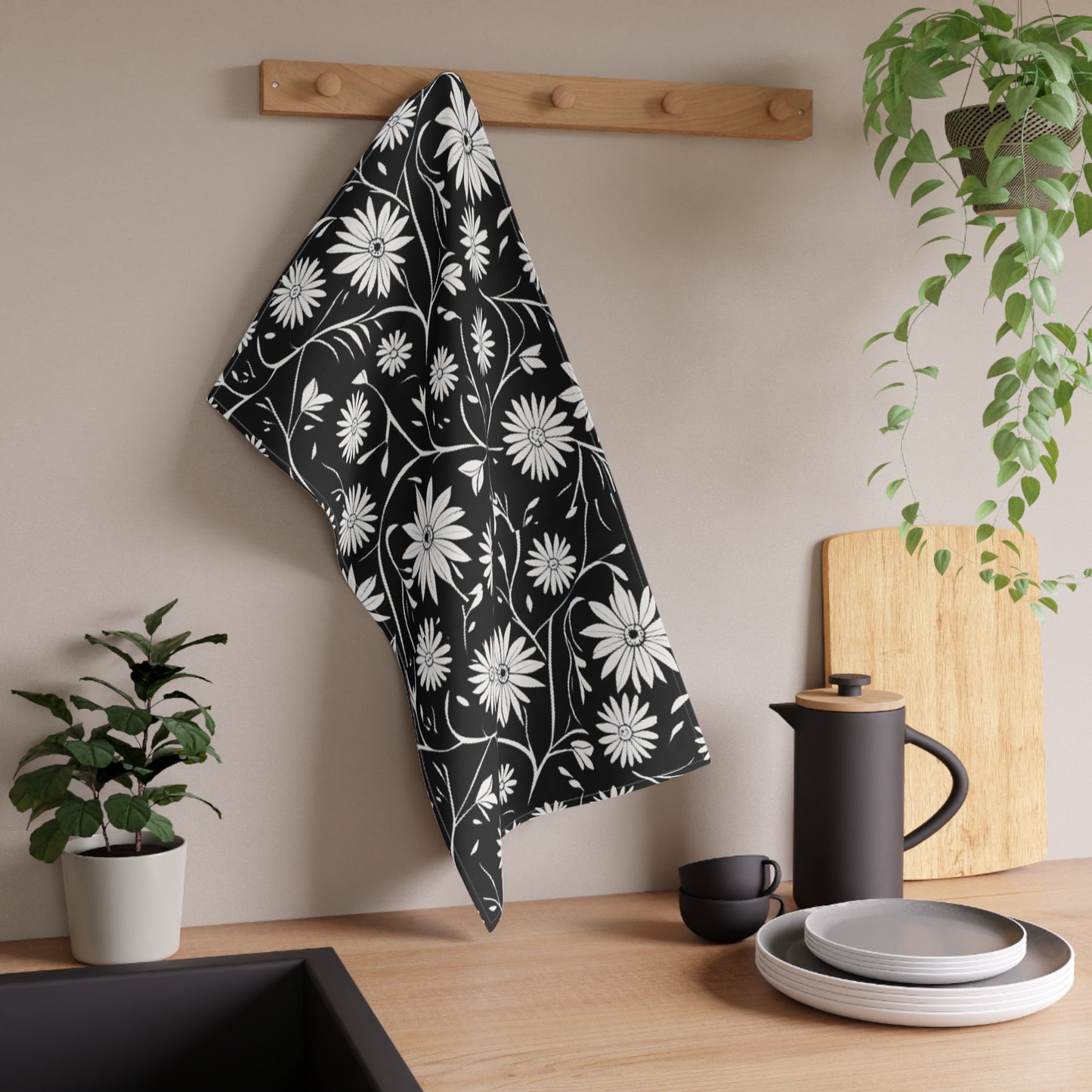 Field of Scandinavian Black and White Daisies 1970S Floral Pattern Decorative Kitchen Tea Towel/Bar Towel
