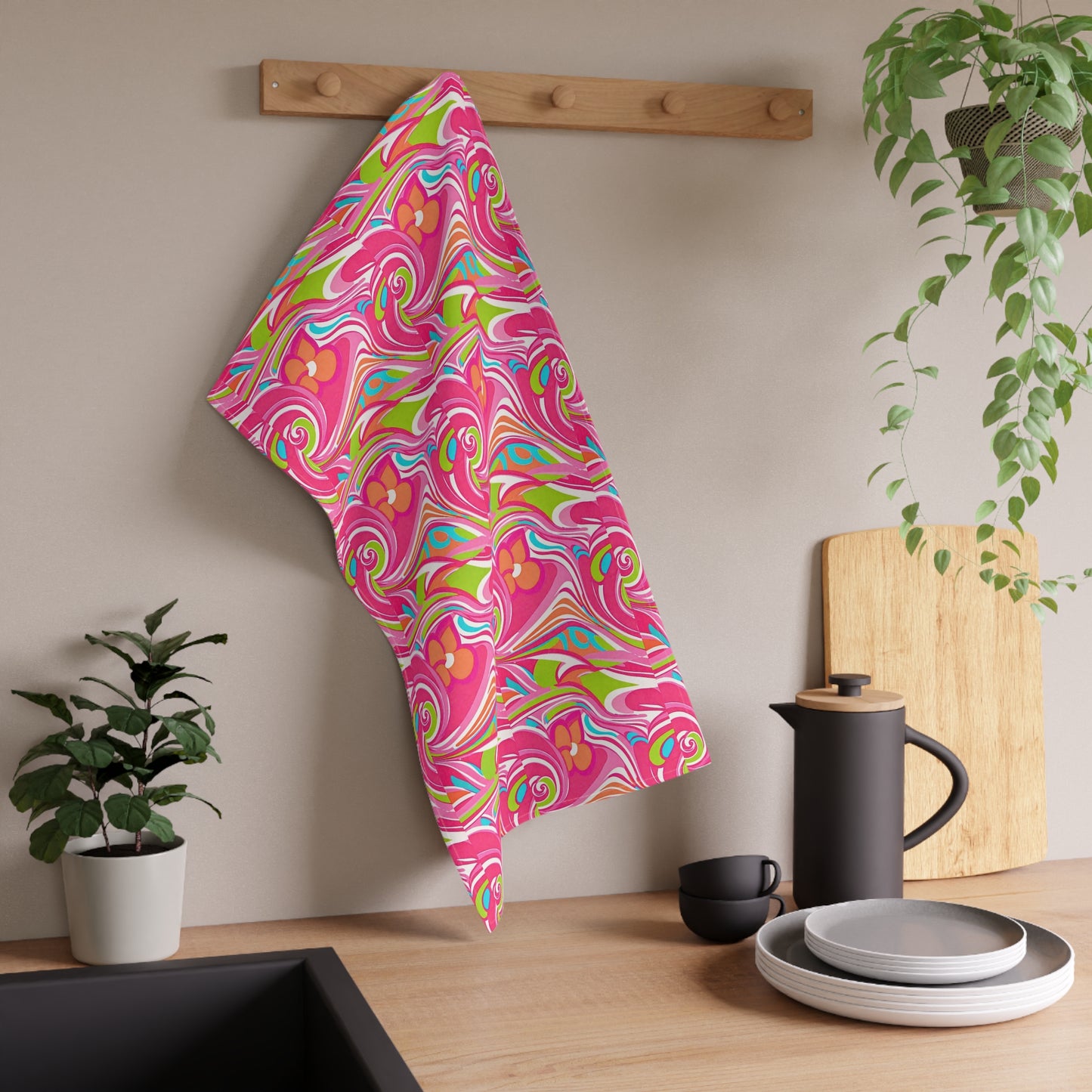 Summer in Florence Italian Disco Fashion Pattern Hot Pink Decorative Kitchen Tea Towel/Bar Towel