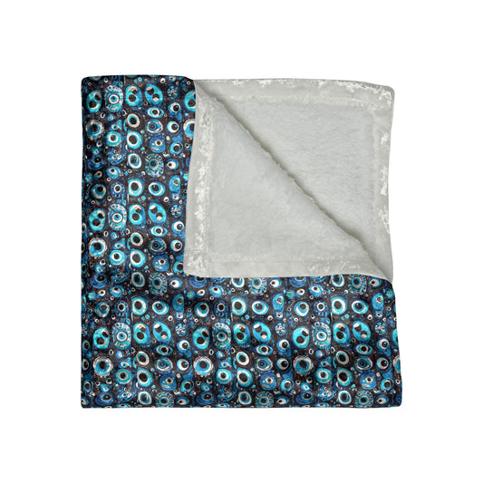 Blue Eyes Midcentury Modern Crushed Velvet Blanket