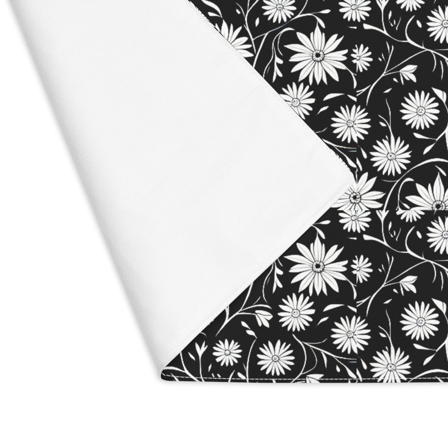 Field of Scandinavian Black and White Daisies 1970s Floral Pattern Decorative Tablescape Dining Entertaining Placemat, 1pc